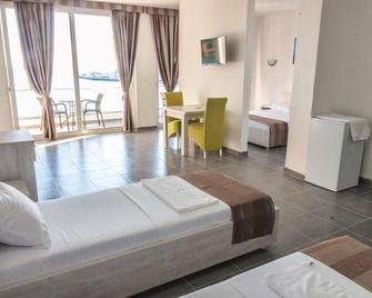 Continental Hotel - Ulcinj - Habitación