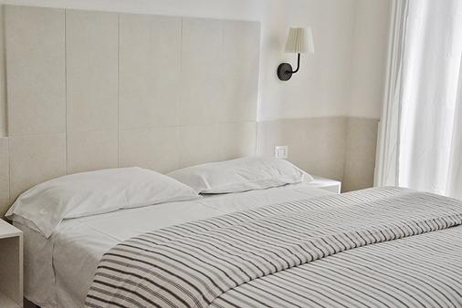 Hotel Ideal - Naples - Bedroom