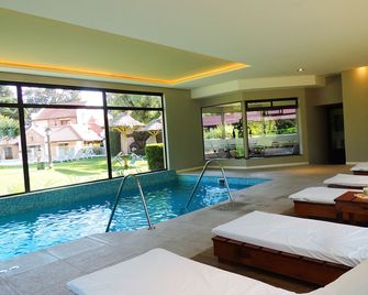 Paradiso Hotel - וילה דה מרלו - בריכה