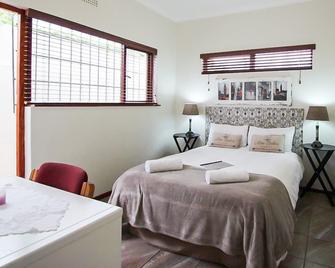 12 on Beach Guest House - Saldanha Bay - Спальня