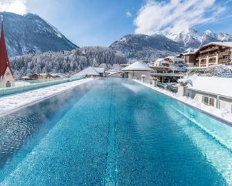 Stock Resort - Finkenberg - Pool