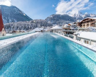 Stock Resort - פינקנברג - בריכה