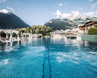 Stock Resort - Finkenberg - Pool