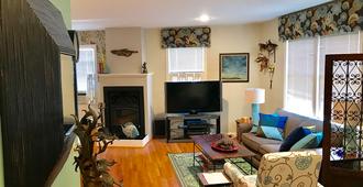 The John Randall House - Provincetown - Living room