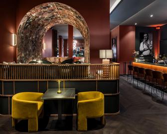Hotel AMANO Düsseldorf - Düsseldorf - Bar