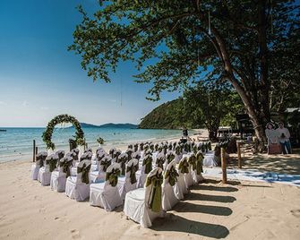 Ao Prao Resort - Ko Samet - Beach