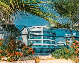 Sunprime C-Lounge Hotel - Adults Only - אלניה - בניין