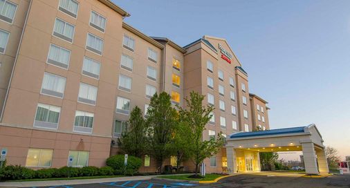 Fairfield Inn & Suites by Marriott Newark Liberty Int'l Airport - Newark - Bygning