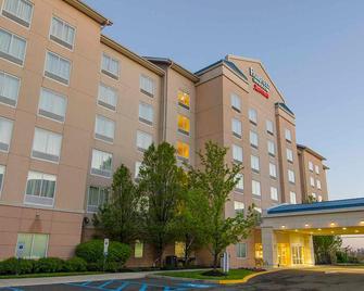 Fairfield Inn & Suites Newark Liberty International Airport - Newark - Toà nhà