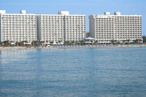 Crown Reef Beach Resort and Waterpark - Myrtle Beach - Building