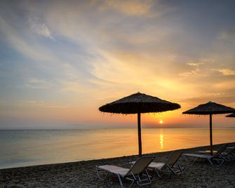 Kassandra Palace Seaside Resort - קריופיגי - חדר שינה