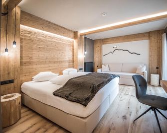 Hotel Edelweiss - Braies - Bedroom