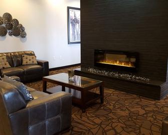 Expressway Suites Fargo - Fargo - Living room