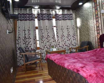 Hotel O Residency Road Srinagar - Srinagar - Slaapkamer
