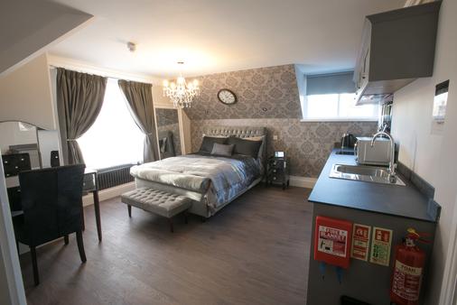 Number 10 The Abbey - Wymondham - Bedroom