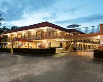 Days Inn Clearwater/Central - Clearwater - Edificio