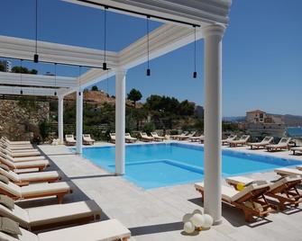 Art Hotel - Саранда - Басейн