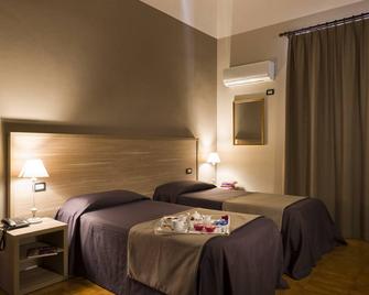 هوتل فيلا إسبيريا - باليرمو - غرفة نوم