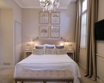 فندق دوروب - أفينيون - غرفة نوم