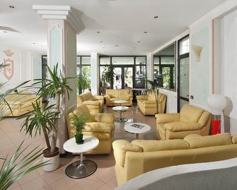 Hotel Continental - Cattolica - Salónek