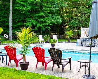 Auberge Du Mont Rigaud - Rigaud - Piscina