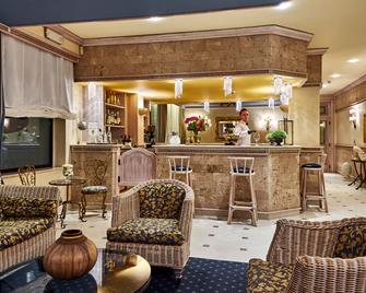 Palace Hotel Regina - Bibione - בר