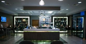 DoubleTree by Hilton Lincoln - Lincoln - Bar