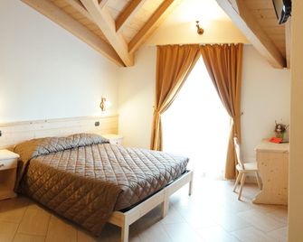 Bellaguarda Rooms 10min Da Tirano - Tovo di Sant'Agata - Bedroom
