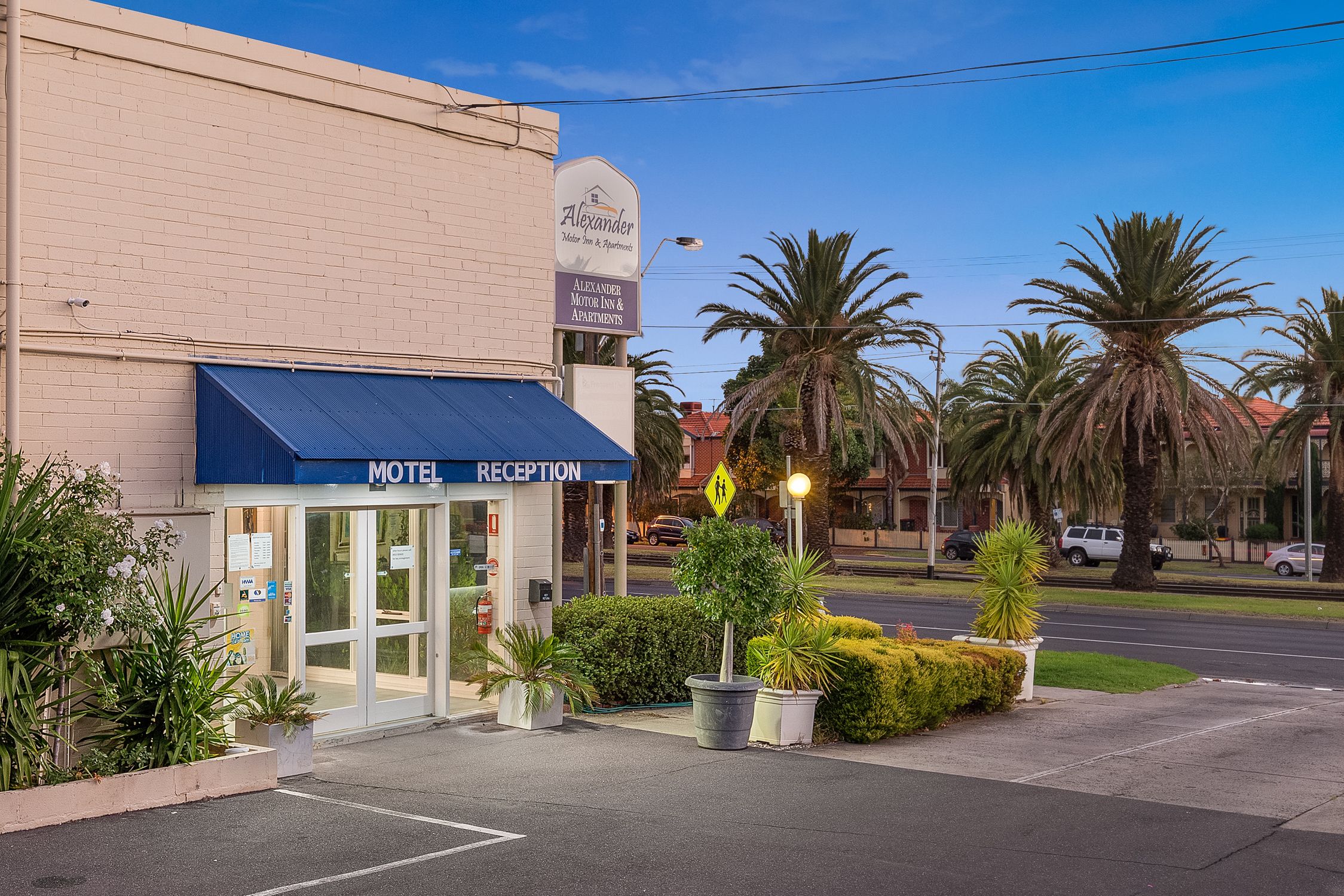 Alexander Motor Inn Apartments 78 9 5 Essendon Hotel Deals Reviews Kayak