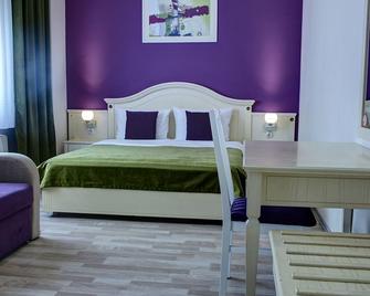 Hotel Gorenje - Pristina - Schlafzimmer
