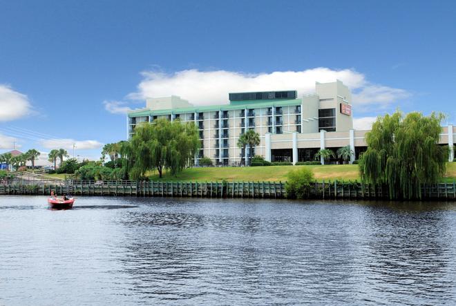 Download Dos centros para personas mayores en myrtle beach For Free