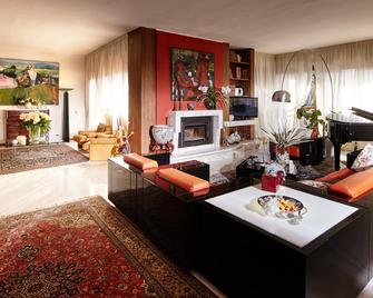 La Dimora Del Bassotto - San Giuliano Terme - Living room