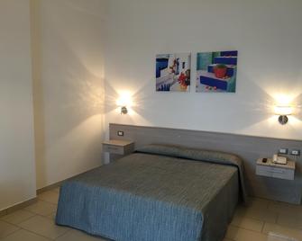 Holiday Affittacamere - Corigliano Calabro - Sypialnia