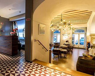 Lisboa Carmo Hotel - ליסבון - לובי