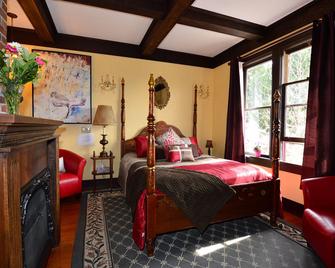 Marketa's Bed and Breakfast - ויקטוריה - חדר שינה