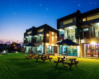 Solarseado Pension - Seogwipo - Building