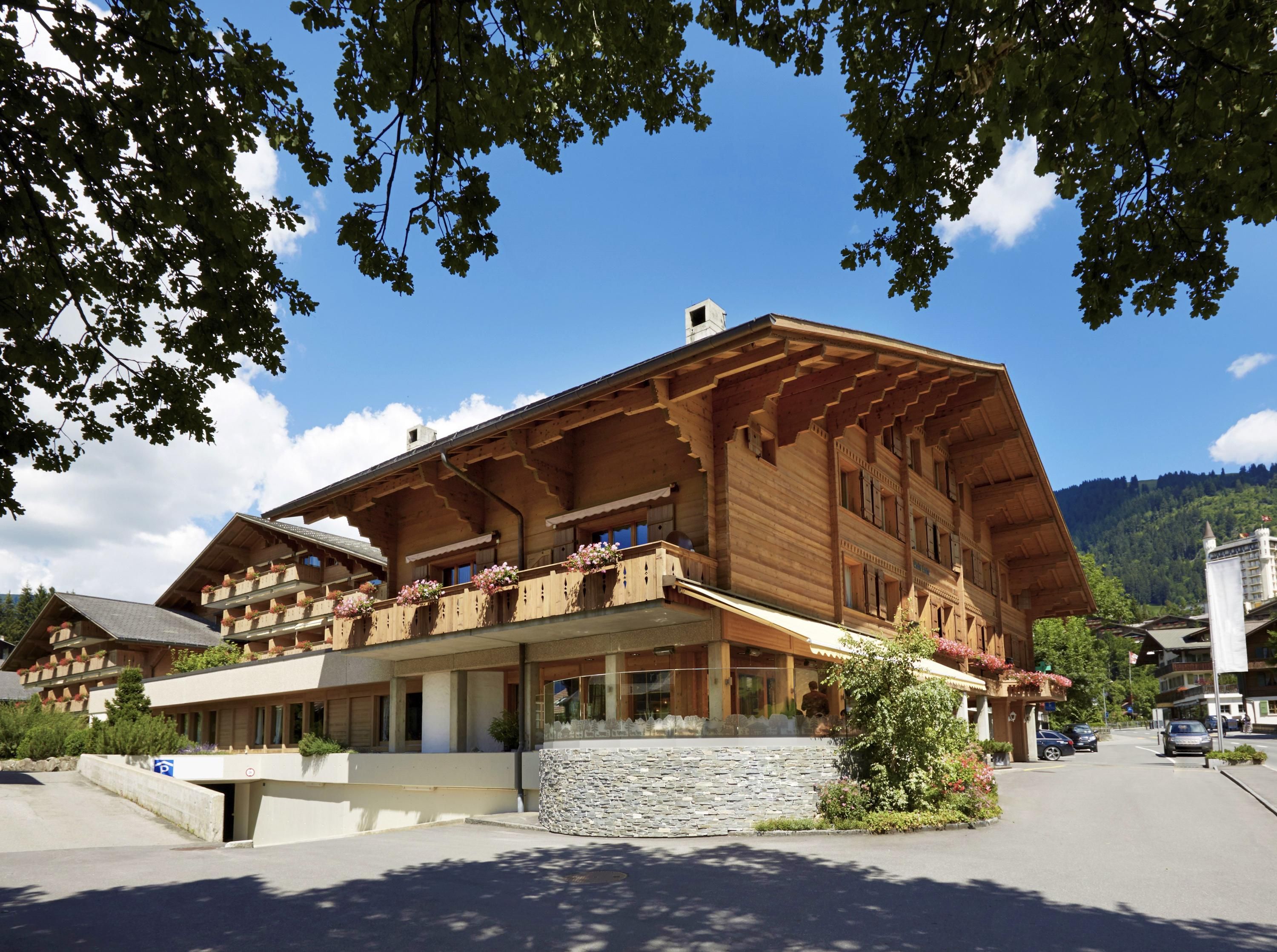 Hotel Gstaaderhof - Active & Relax Hotel - Gstaad - Byggnad