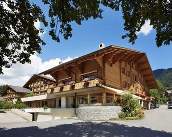 Hotel Gstaaderhof - Active & Relax Hotel - Gstaad - Byggnad