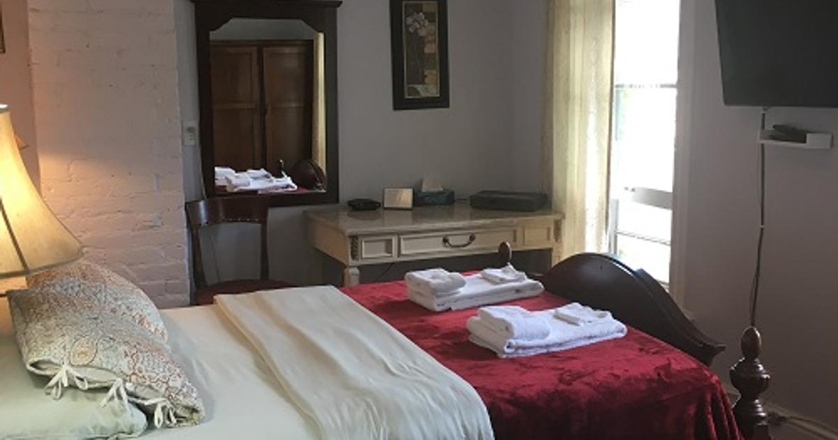 Toronto Garden Inn Bed & Breakfast AED 232. Toronto Hotel Deals