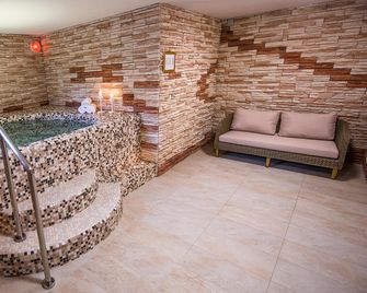 Wx Hotel - Bratislava - Spa
