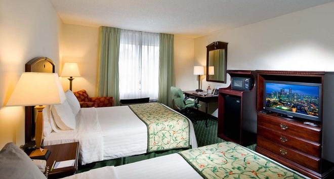 Fairfield Inn Suites By Marriott Atlanta Perimeter Center 96