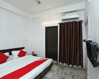 OYO Flagship 14059 Raghav Hotel - Ghaziabad - Schlafzimmer