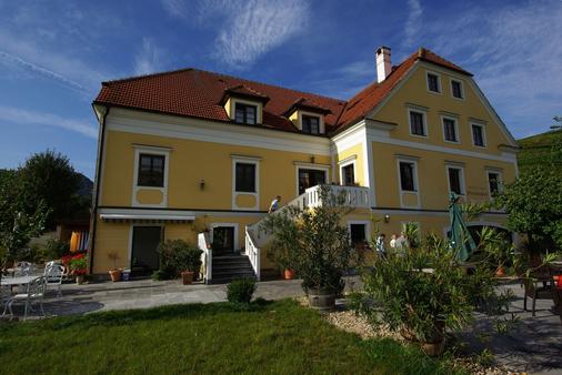 Hotel Weinberghof & Weingut Lagler - Spitz - Building