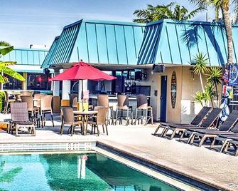 棕櫚國際度假酒店 & 會議中心 - 可可亞海灘 - 科羅拉多泉市 - 游泳池