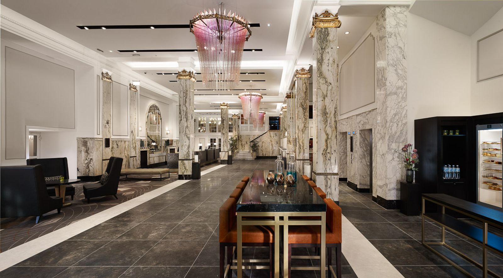 Reichshof Hamburg, Curio Collection by Hilton - Hamburg - Lobby