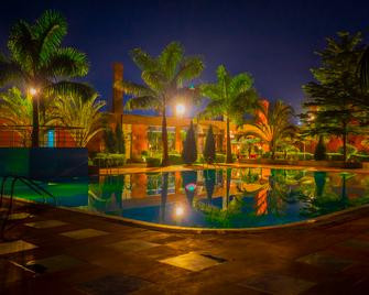Sukhdeo Palace - Gaya - Zwembad