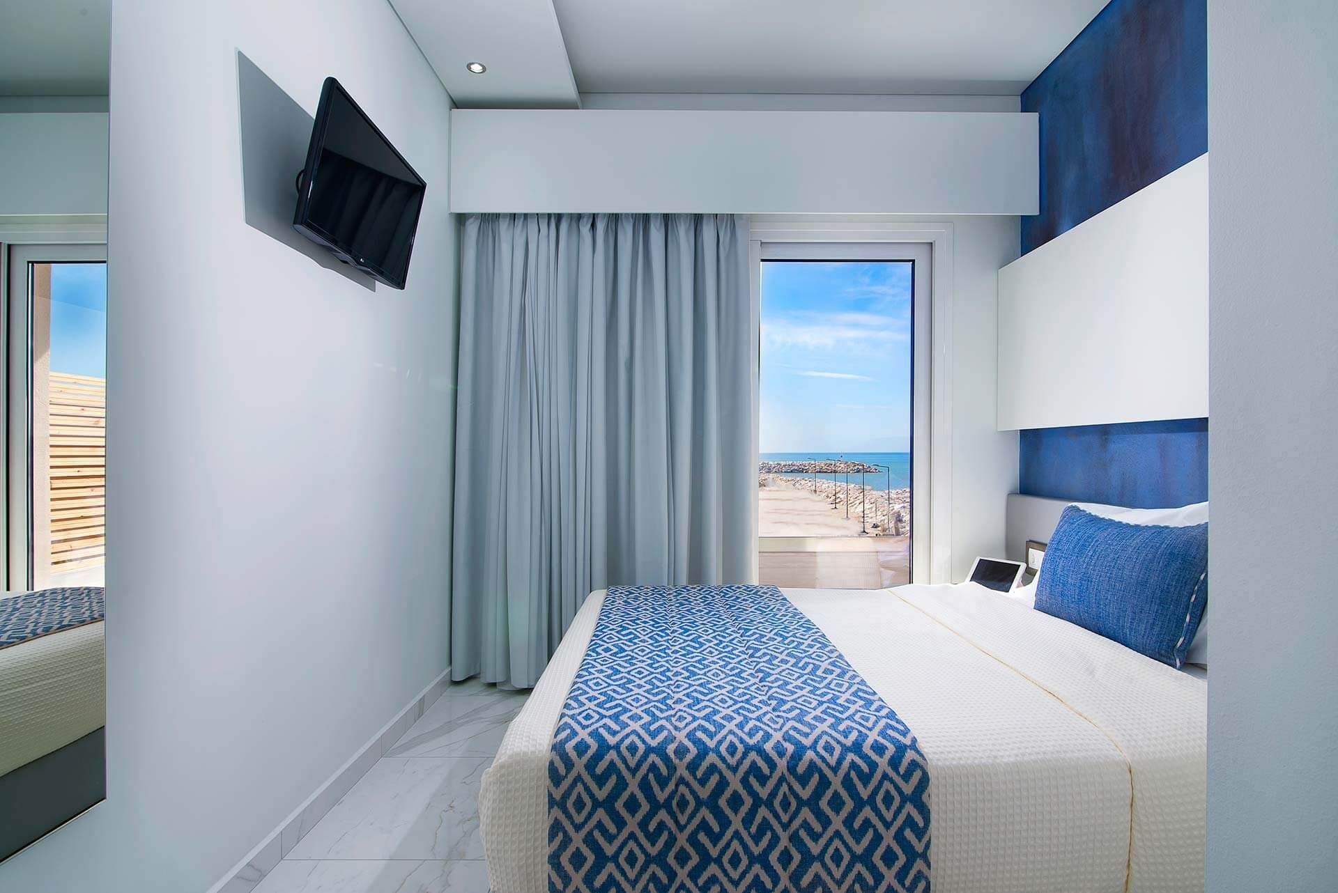 Molos Hotel - Potos - Schlafzimmer