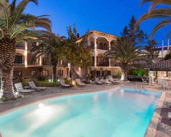 Villa Pipini Luxury Studios - Thasos Town - Edificio