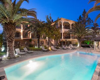 Villa Pipini Luxury Studios - Thasos Town - Edificio
