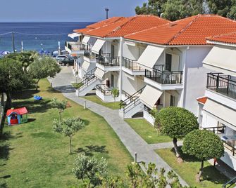 Miramare Hotel - نيوس مارماراس - مبنى